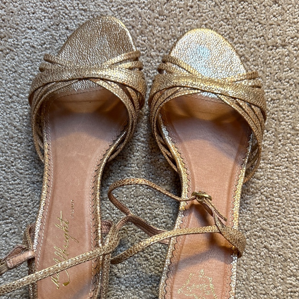 Miss Albright brand beautiful Gold/ copper  Strappy Sandals
